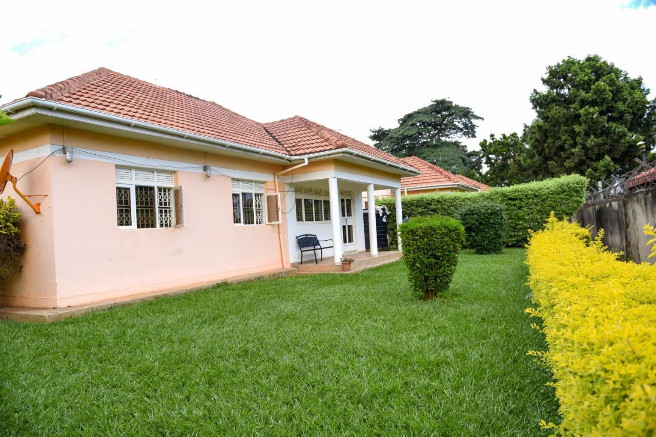 Corinya Serviced Apartments Entebbe Exterior photo