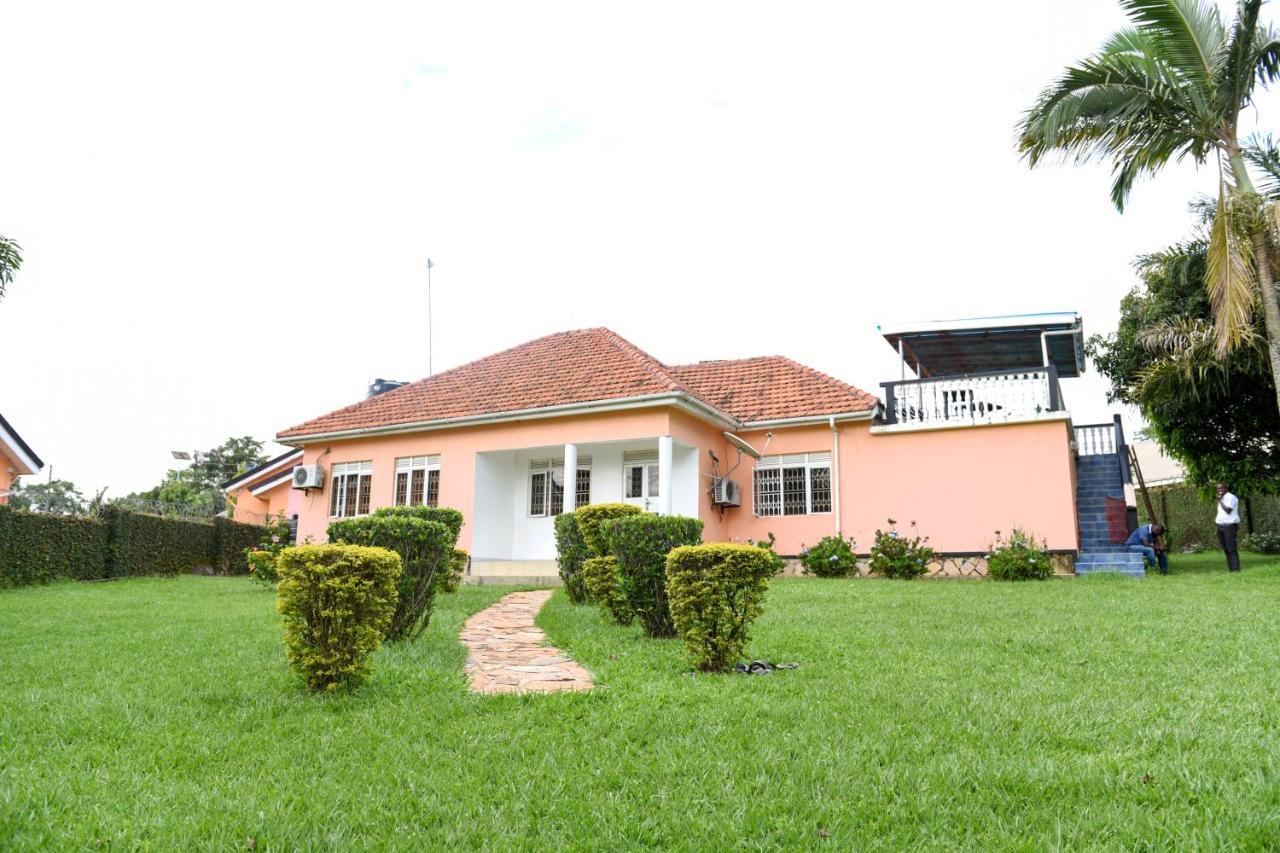 Corinya Serviced Apartments Entebbe Exterior photo