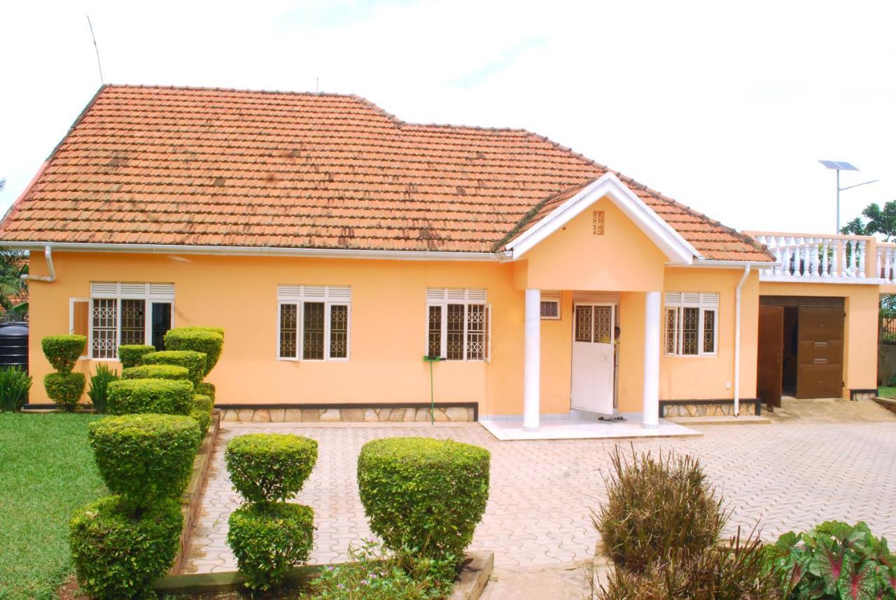 Corinya Serviced Apartments Entebbe Exterior photo