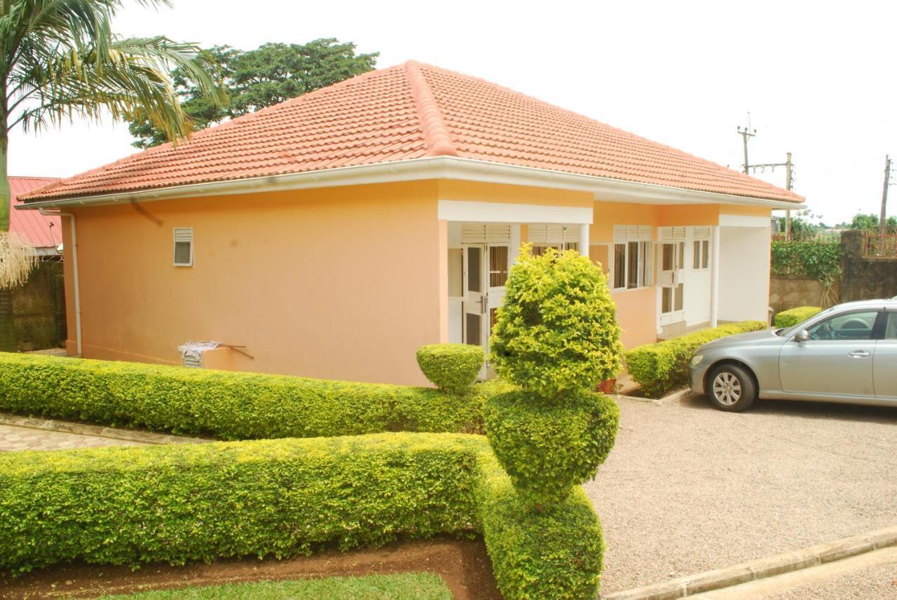 Corinya Serviced Apartments Entebbe Exterior photo