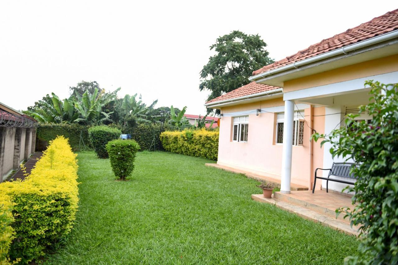 Corinya Serviced Apartments Entebbe Exterior photo